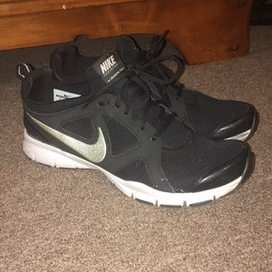 Black Nike Shoes